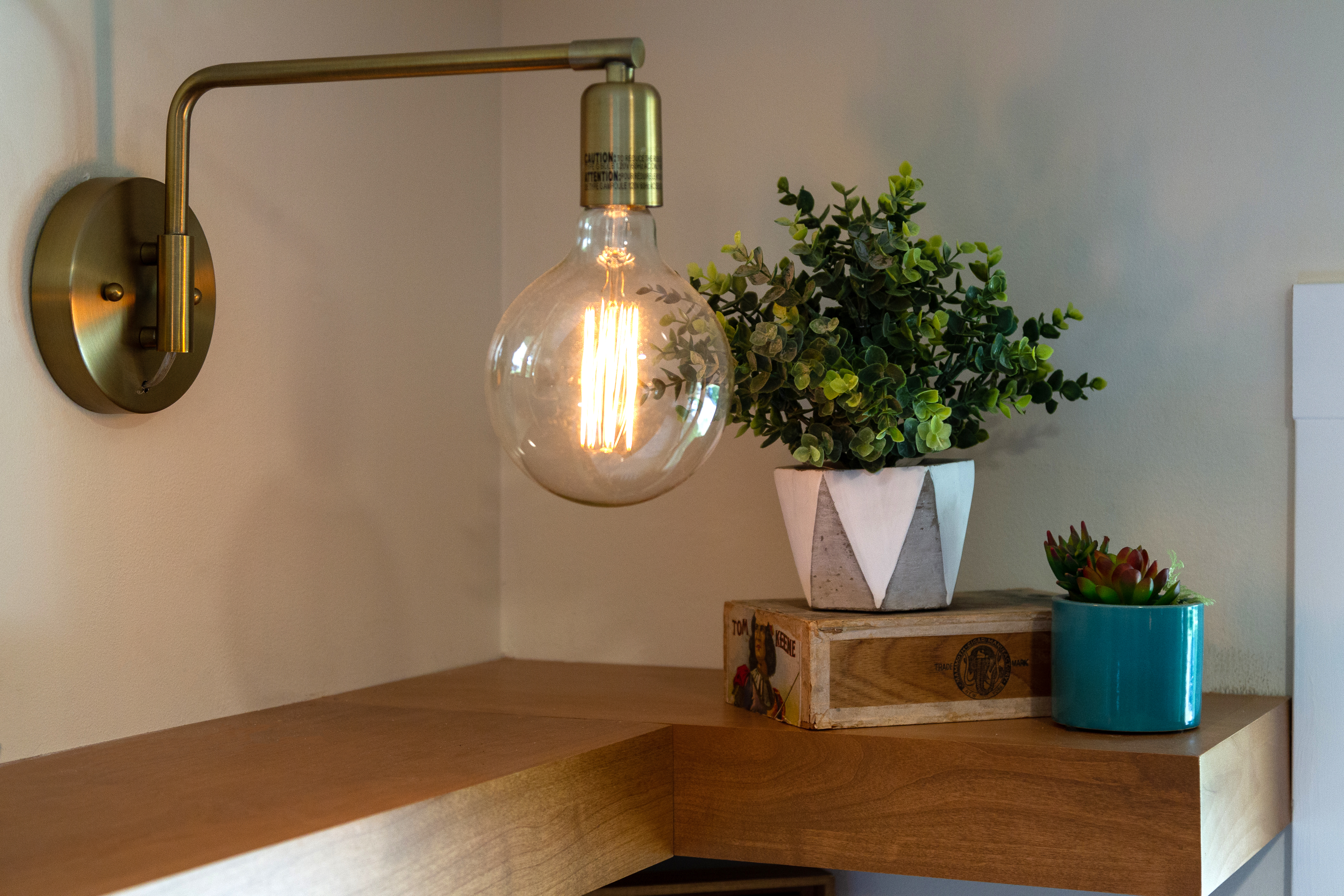 BLACK KITCHEN CABINET TRENDS